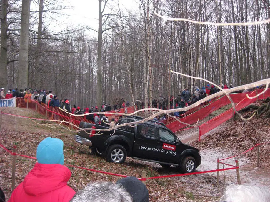 Tervuren-riders go from right to left. It is not as easy as it looks! spectators loved it!